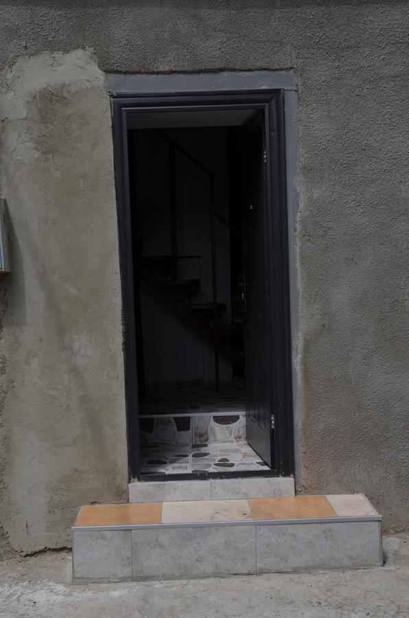 Guest House Uta Tbilisi ภายนอก รูปภาพ