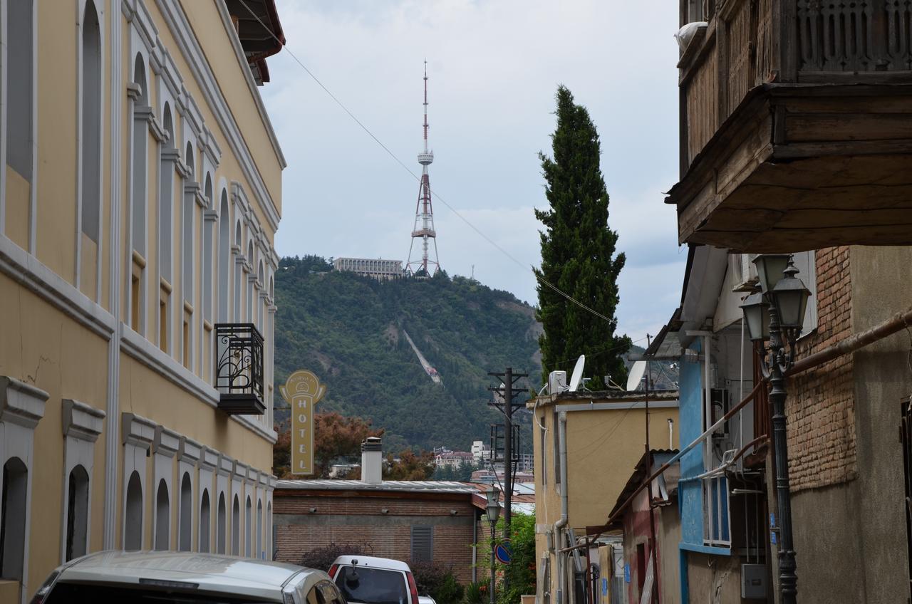 Guest House Uta Tbilisi ภายนอก รูปภาพ